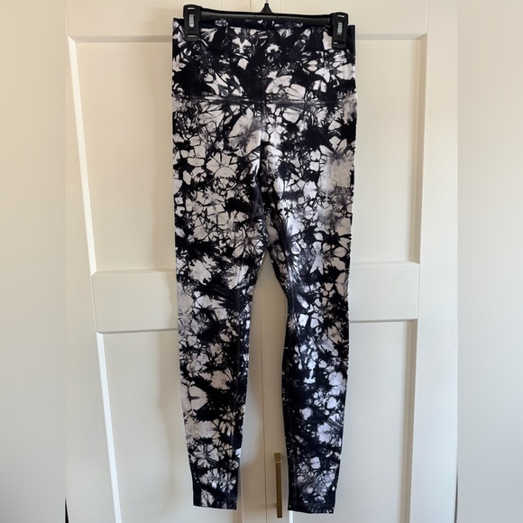 lululemon athletica Pants - Lululemon Athletica Black and White Tie-Dye Leggings